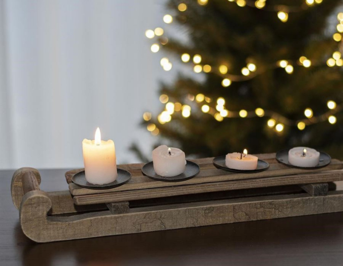 Adventní svícen na saních