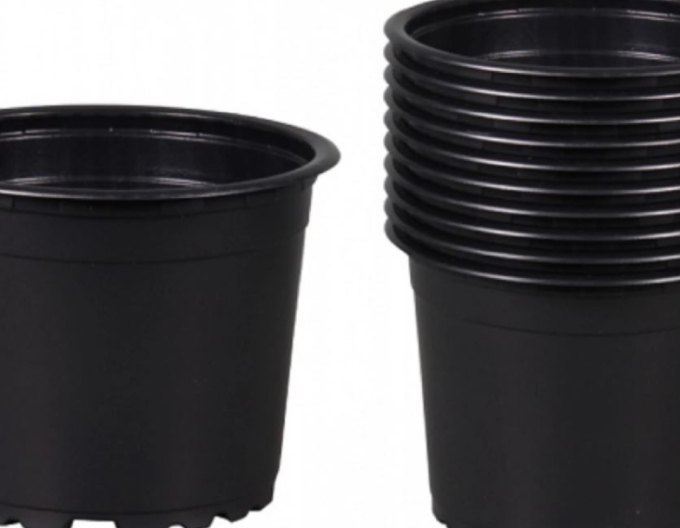 Plastový květináč kulatý průměr 11 cm